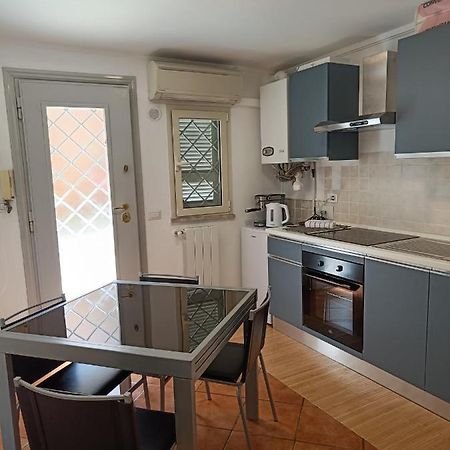 Suites In Рим Екстер'єр фото